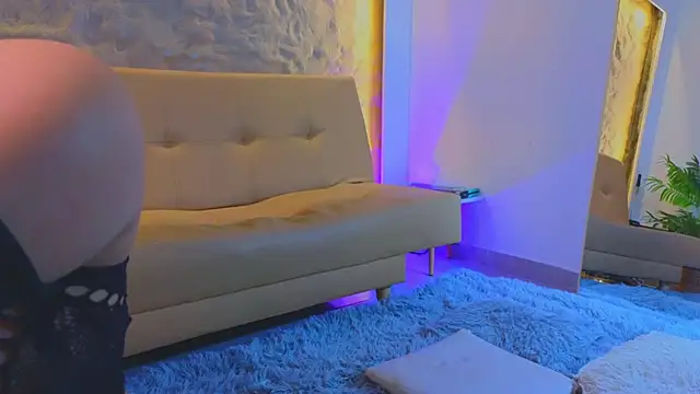 Isa  Blanc online show from October 2025 02:34:02 AM