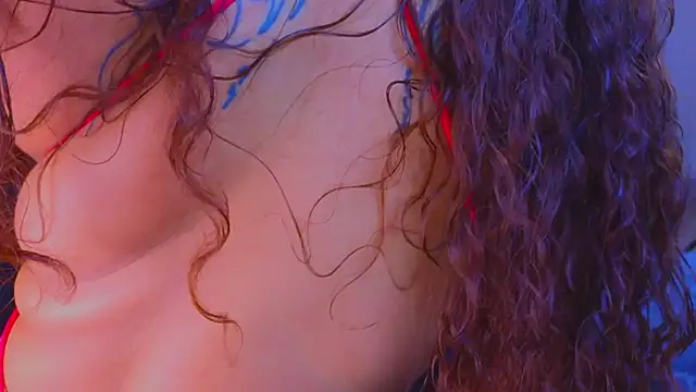 Snapshot of Isa__Blanc chatting on February 2026 03:01:02 AM Isa Blanc online show from February 2026 03:01:02 AM