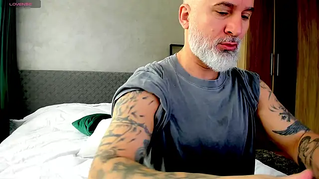 Snapshot of BlowMyXXL chatting on February 2025 08:31:02 AM BlowMyXXL online show from February 2025 08:31:02 AM