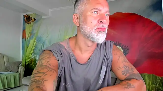 Snapshot of BlowMyXXL chatting on June 2026 04:44:01 AM BlowMyXXL online show from June 2026 04:44:01 AM