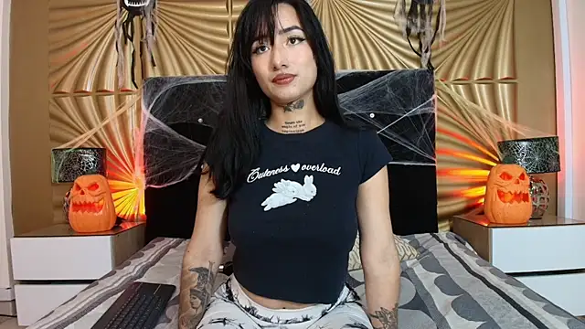 emmily keller19 online show from October 2025 01:20:01 PM