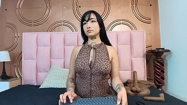 emmily keller19 online show from March 2026 01:27:01 PM