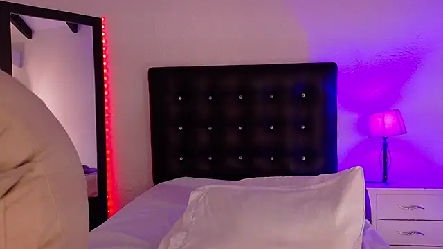 Snapshot of Cuckold_lover69 chatting on September 2025 01:24:01 PM Cuckold lover69 online show from September 2025 01:24:01 PM