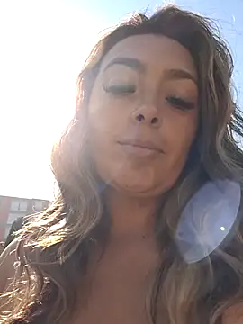 lauramcdowell1 online show from January 2025 01:58:01 PM