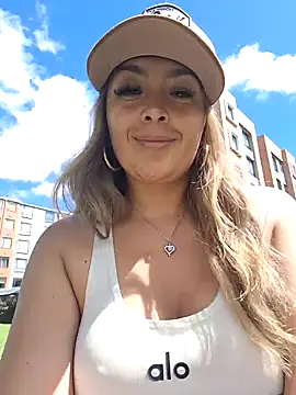 lauramcdowell1 online show from January 2025 03:43:01 PM