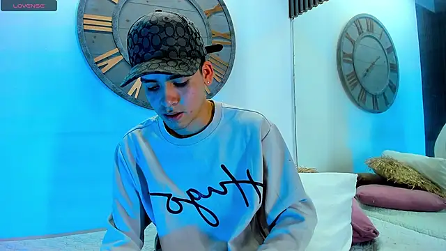 Mike 0233  online show from February 2025 07:34:02 AM