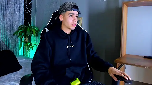 Mike 0233  online show from March 2025 03:20:01 AM