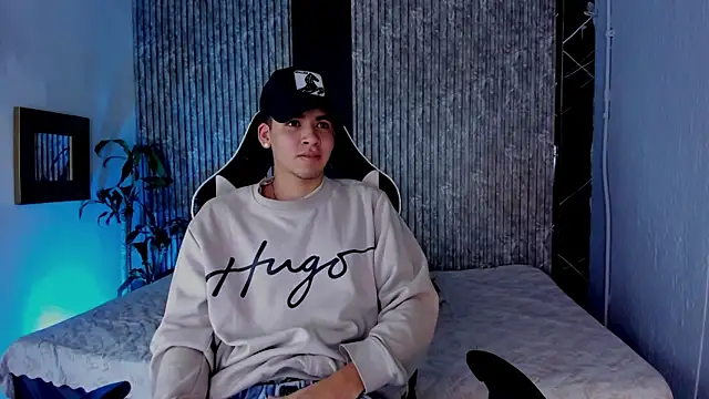 Mike 0233  online show from September 2025 04:23:01 AM