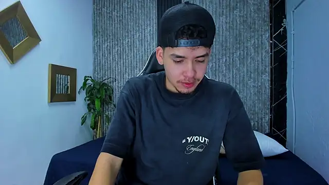 Mike 0233  online show from January 2026 05:01:01 AM