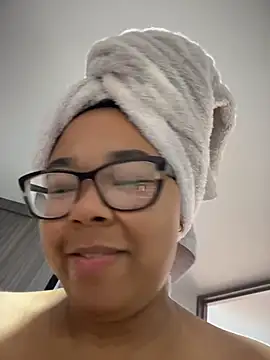 XMara online show from April 2026 10:07:02 PM