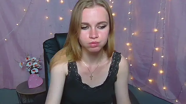 Snapshot of MargaritaKiss chatting on May 2026 06:58:01 PM MargaritaKiss online show from May 2026 06:58:01 PM