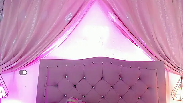 Snapshot of SexyJuliii21 chatting on December 2024 06:45:02 AM SexyJuliii21 online show from December 2024 06:45:02 AM