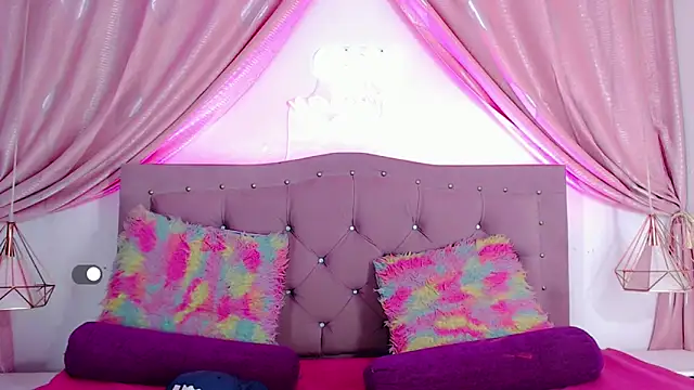 Snapshot of SexyJuliii21 chatting on December 2024 02:56:02 AM SexyJuliii21 online show from December 2024 02:56:02 AM