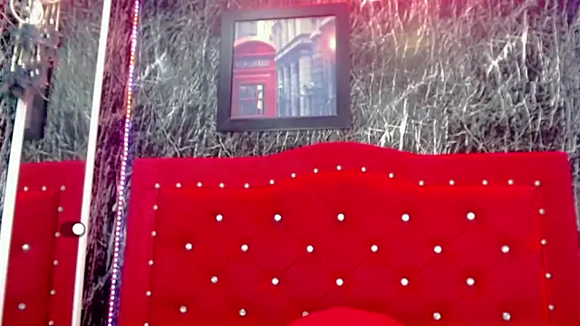 Snapshot of SexyJuliii21 chatting on December 2024 06:44:01 AM SexyJuliii21 online show from December 2024 06:44:01 AM