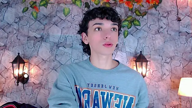 Snapshot of SexyJuliii21 chatting on January 2025 03:39:01 AM SexyJuliii21 online show from January 2025 03:39:01 AM