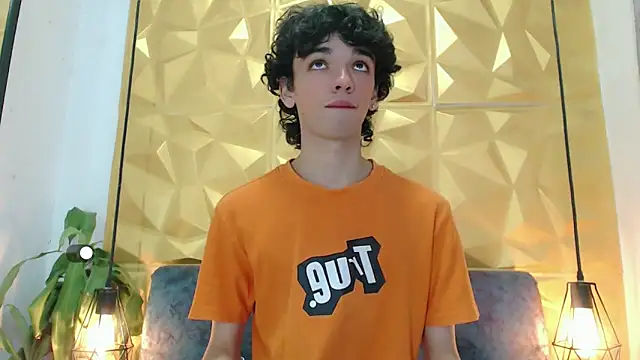 Snapshot of SexyJuliii21 chatting on February 2025 03:51:02 PM SexyJuliii21 online show from February 2025 03:51:02 PM