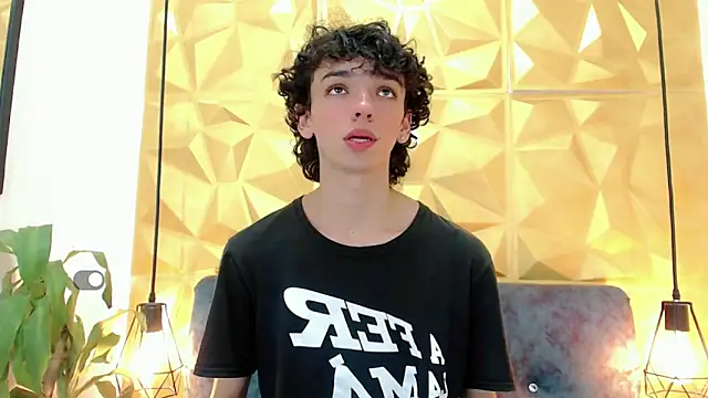 Snapshot of SexyJuliii21 chatting on February 2025 10:42:02 PM SexyJuliii21 online show from February 2025 10:42:02 PM