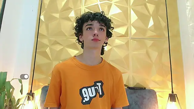 Snapshot of SexyJuliii21 chatting on February 2025 02:25:01 AM SexyJuliii21 online show from February 2025 02:25:01 AM