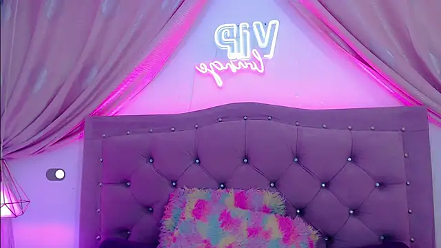 Snapshot of SexyJuliii21 chatting on February 2025 06:29:01 AM SexyJuliii21 online show from February 2025 06:29:01 AM