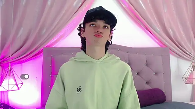 Snapshot of SexyJuliii21 chatting on February 2025 06:54:02 AM SexyJuliii21 online show from February 2025 06:54:02 AM