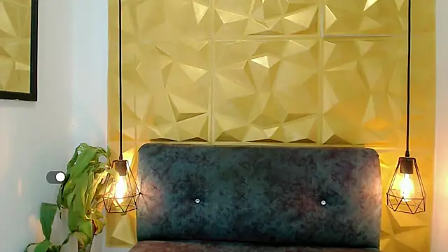 Snapshot of SexyJuliii21 chatting on March 2025 02:32:01 AM SexyJuliii21 online show from March 2025 02:32:01 AM