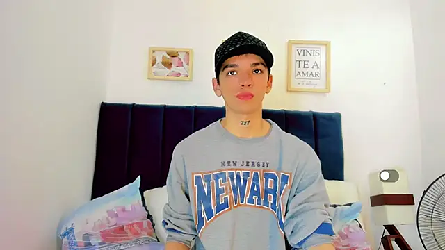 Snapshot of SexyJuliii21 chatting on September 2025 08:43:01 PM SexyJuliii21 online show from September 2025 08:43:01 PM