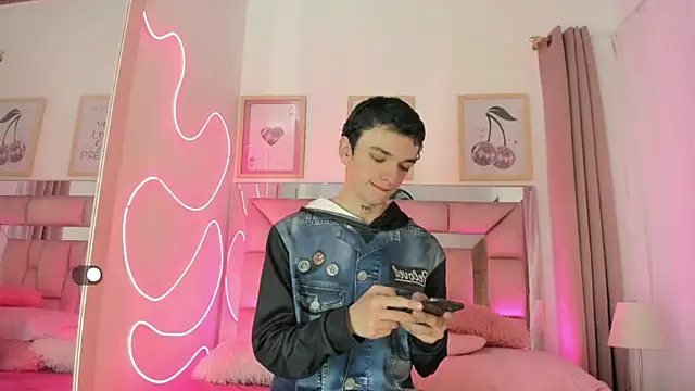 Snapshot of SexyJuliii21 chatting on October 2025 10:18:01 PM SexyJuliii21 online show from October 2025 10:18:01 PM