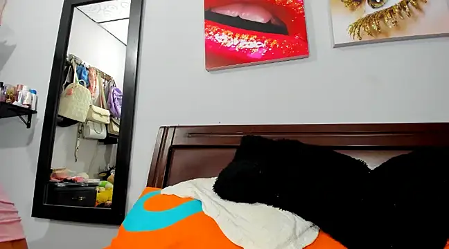 Snapshot of aleziiacam chatting on December 2024 03:34:02 AM aleziiacam online show from December 2024 03:34:02 AM