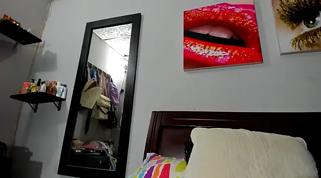 Snapshot of aleziiacam chatting on December 2024 04:33:02 AM aleziiacam online show from December 2024 04:33:02 AM