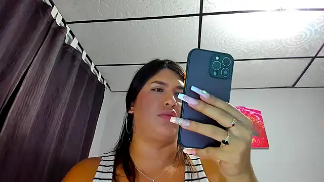 Snapshot of aleziiacam chatting on September 2025 05:19:02 AM aleziiacam online show from September 2025 05:19:02 AM