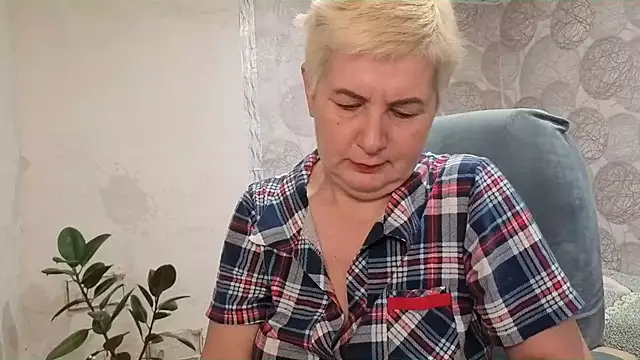 NicoleOlla online show from November 2025 02:55:02 AM