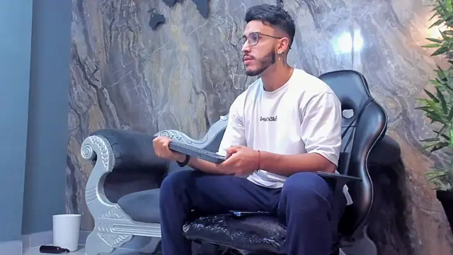 Liam Kleiin online show from January 2025 11:43:02 AM