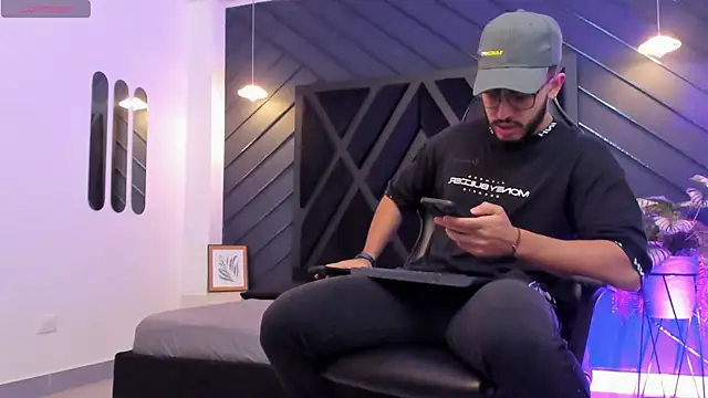 Liam Kleiin online show from October 2025 11:19:01 AM