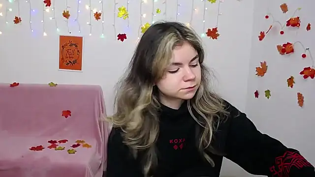 TinaRedly online show from December 2025 06:36:02 PM