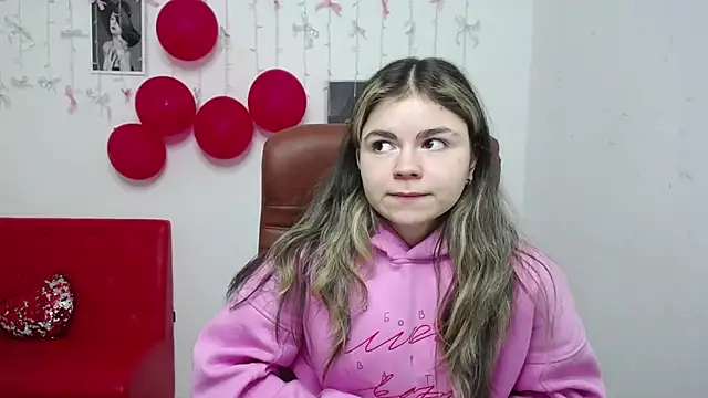 TinaRedly online show from January 2026 06:24:01 PM