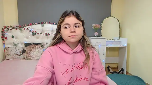 TinaRedly online show from March 2026 06:41:02 AM