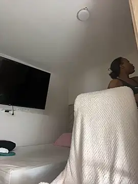 kellya  online show from February 2026 11:37:02 AM