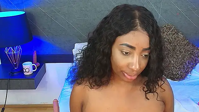 Snapshot of charlottebrowns_ chatting on February 2025 06:40:01 PM charlottebrowns  online show from February 2025 06:40:01 PM