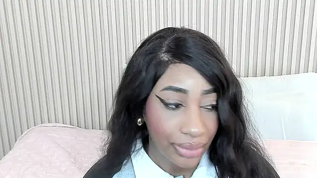 Snapshot of charlottebrowns_ chatting on October 2025 12:02:02 PM charlottebrowns  online show from October 2025 12:02:02 PM