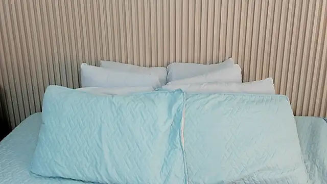 Snapshot of charlottebrowns_ chatting on October 2025 12:17:02 PM charlottebrowns  online show from October 2025 12:17:02 PM