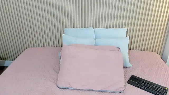 charlottebrowns  online show from July 2026 12:34:01 PM