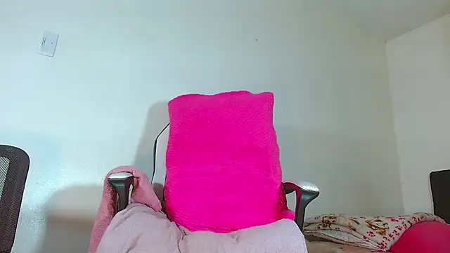 Snapshot of bellatrixx_69 chatting on January 2025 08:27:02 AM bellatrixx 69 online show from January 2025 08:27:02 AM