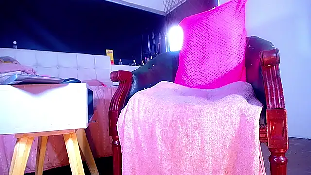 Snapshot of bellatrixx_69 chatting on September 2025 11:24:02 AM bellatrixx 69 online show from September 2025 11:24:02 AM