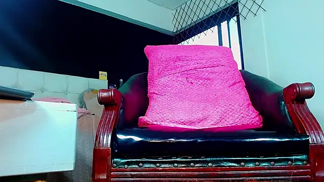 Snapshot of bellatrixx_69 chatting on January 2026 11:27:02 AM bellatrixx 69 online show from January 2026 11:27:02 AM