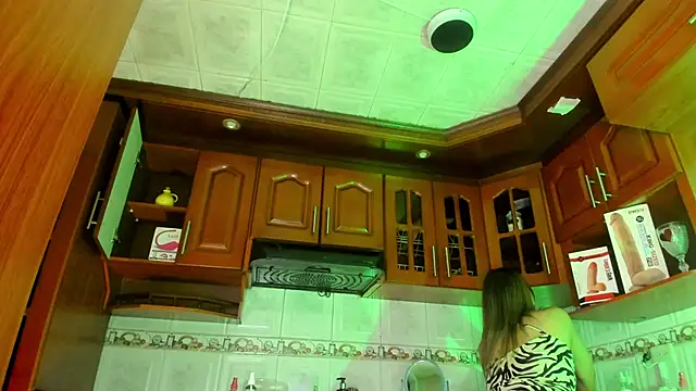 LaureenHills online show from February 2025 03:17:02 AM