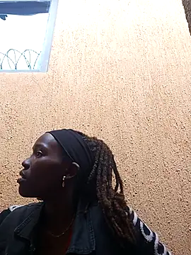 Swirly blac online show from December 2025 07:15:02 AM