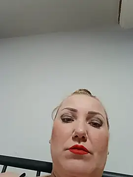 Semprefedele online show from June 2026 09:03:02 PM