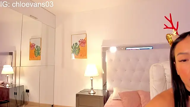 Chloe evans   online show from December 2025 11:27:02 AM