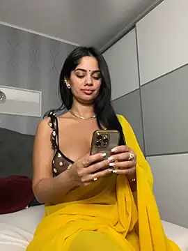 Snapshot of _adelle chatting on June 2026 12:03:02 PM adelle online show from June 2026 12:03:02 PM