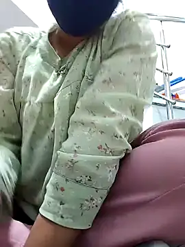 Snapshot of Archna-ji chatting on December 2024 12:46:02 PM Archna-ji online show from December 2024 12:46:02 PM